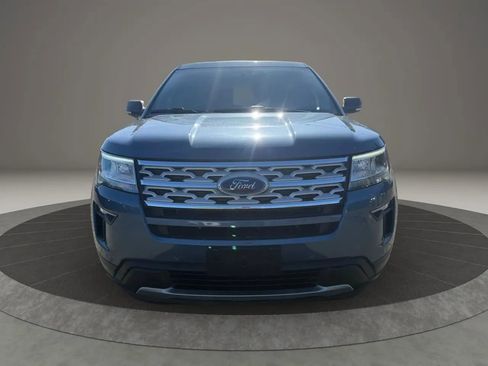 Used 2019 Ford Explorer XLT w/ Equipment Group 202A AWD/4WD image 2