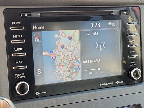 Used 2019 Toyota Sienna XLE w/ XLE Navigation Package FWD image 22