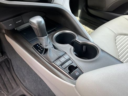 Used 2023 Toyota Camry SE AWD/4WD image 19
