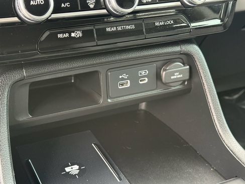 Certified 2025 Honda Pilot Touring image 25