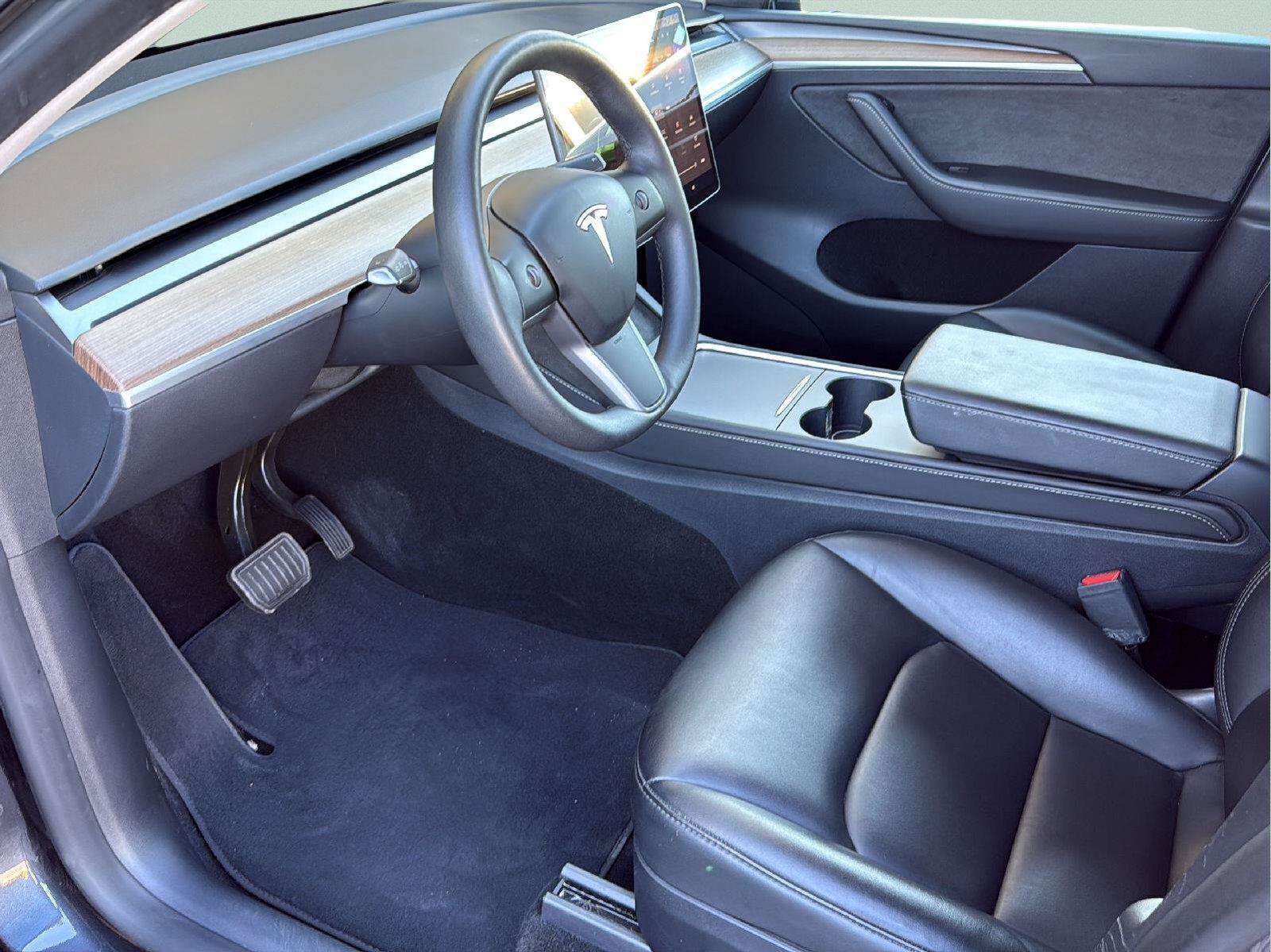 Used 2024 Tesla Model Y Long Range AWD/4WD image 14