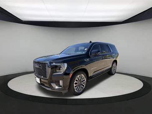 Used 2023 GMC Yukon Denali Ultimate AWD/4WD image 3