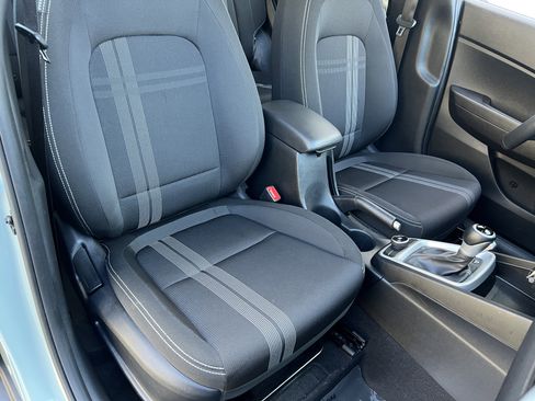 Used 2025 Hyundai Venue SEL image 22