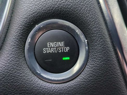 Used 2023 Chevrolet Traverse LT FWD image 15