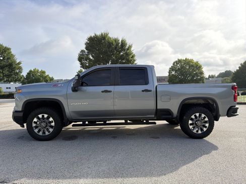 Used 2025 Chevrolet Silverado 2500 Custom w/ Custom Value Package AWD/4WD image 24