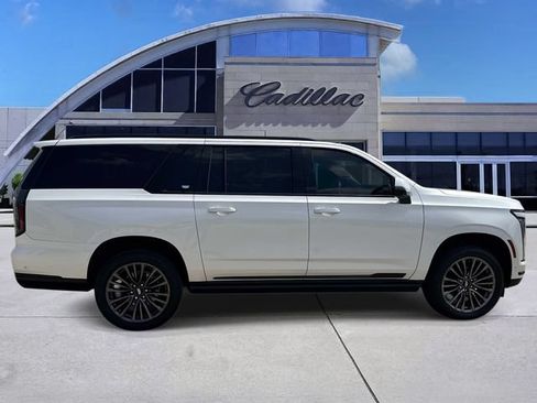 Certified 2025 Cadillac Escalade ESV Sport Platinum AWD/4WD image 4