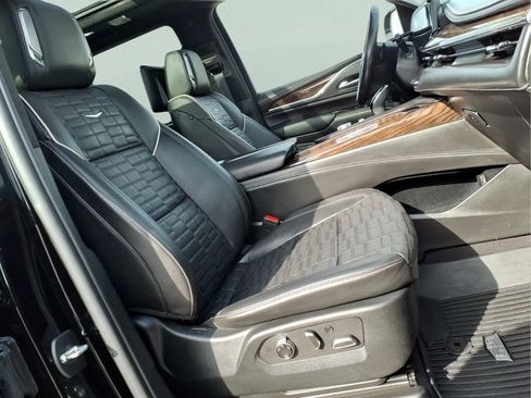 Used 2023 Cadillac Escalade Premium Luxury Platinum AWD/4WD image 14