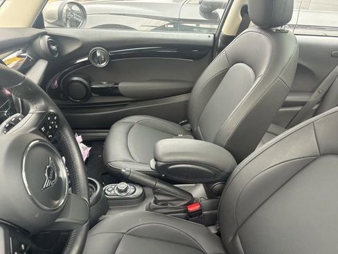 Used 2023 MINI Cooper 2-Door Hardtop image 6