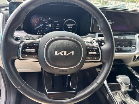 Used 2023 Kia Sorento SX AWD/4WD image 13
