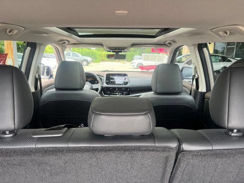 Certified 2023 Nissan Rogue Platinum w/ Platinum Premium Package AWD/4WD image 14