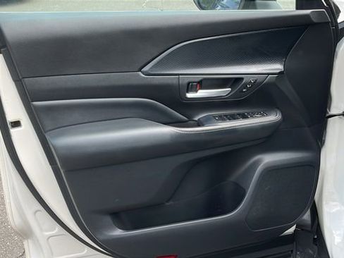 Used 2024 Toyota Grand Highlander AWD Hybrid image 9