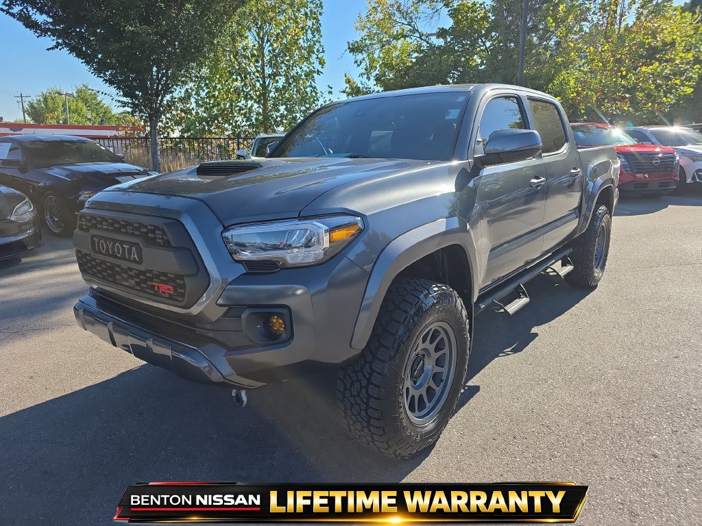 Used 2022 Toyota Tacoma TRD Sport w/ Technology Package AWD/4WD image 4