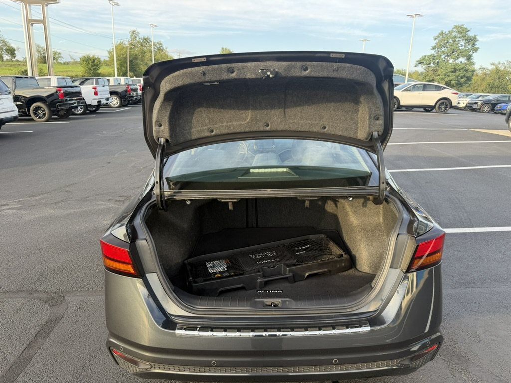 Used 2022 Nissan Altima 2.5 SV FWD image 12