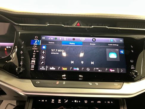 Used 2024 Jeep Wagoneer Launch Edition image 17