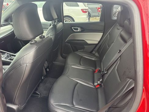 Used 2025 Jeep Compass Limited image 10