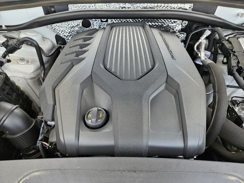 Certified 2026 Porsche Macan AWD/4WD image 30