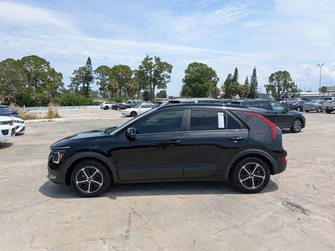 Certified 2024 Kia Niro EX FWD image 5
