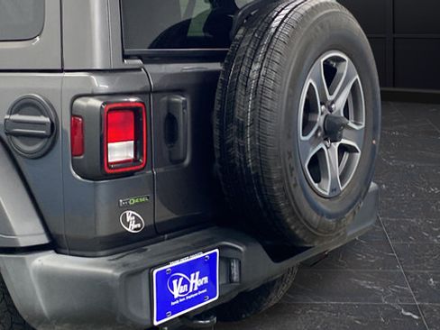 Used 2022 Jeep Wrangler Unlimited Sport w/ Sun And Sound Package AWD/4WD image 40