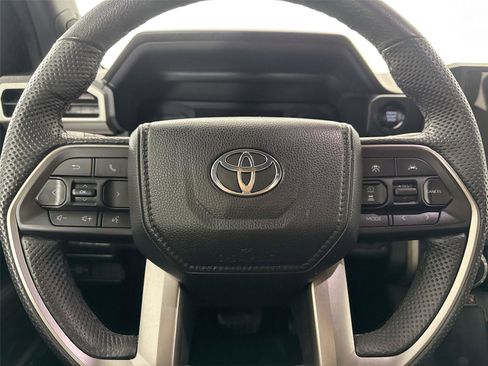 Certified 2024 Toyota Tacoma SR5 AWD/4WD image 17