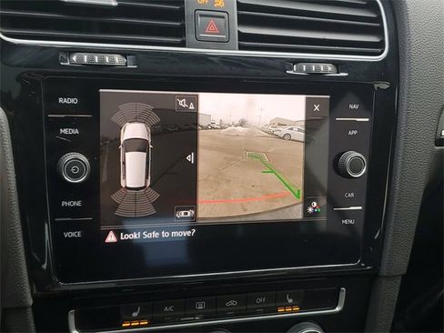 Used 2016 Volkswagen GTI SE w/ Driver Assistance Package image 27