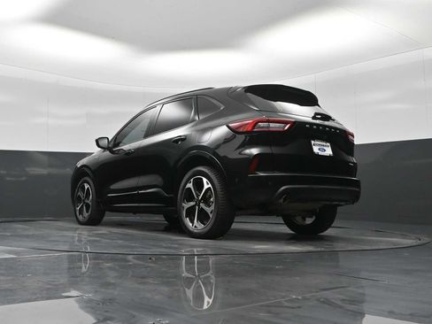 Used 2023 Ford Escape ST-Line Elite w/ Premium Technology Package AWD/4WD image 32
