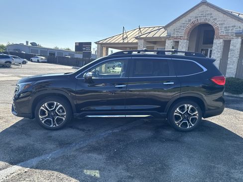 Used 2023 Subaru Ascent Touring AWD/4WD image 6