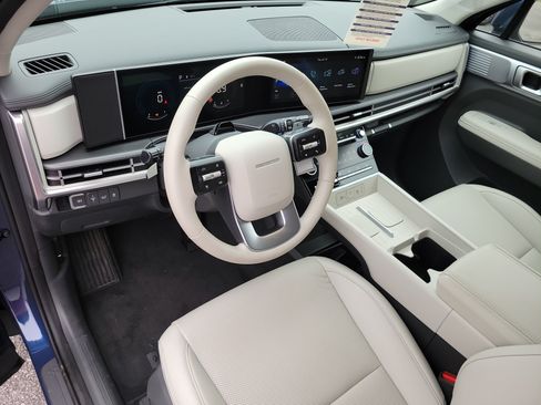 Used 2026 Hyundai Santa Fe SEL FWD image 8