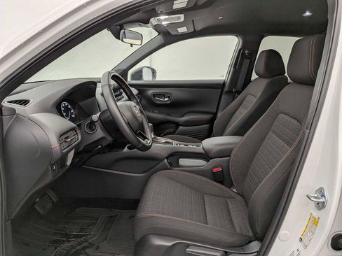 Used 2025 Honda HR-V Sport image 17
