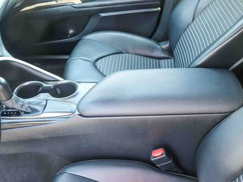 Used 2021 Toyota Camry SE FWD image 23