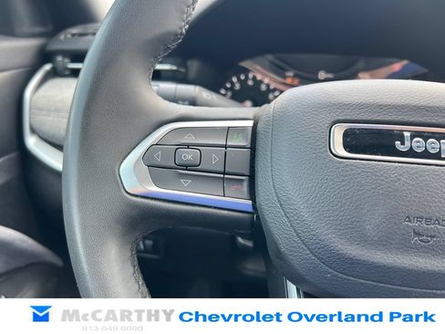Used 2025 Jeep Compass Latitude AWD/4WD image 12