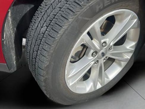 Used 2014 Ford Taurus SEL image 24