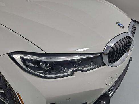 Used 2021 BMW 330i xDrive Sedan w/ Convenience Package image 11