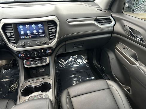 Used 2022 GMC Acadia SLT w/ Elevation Edition image 19