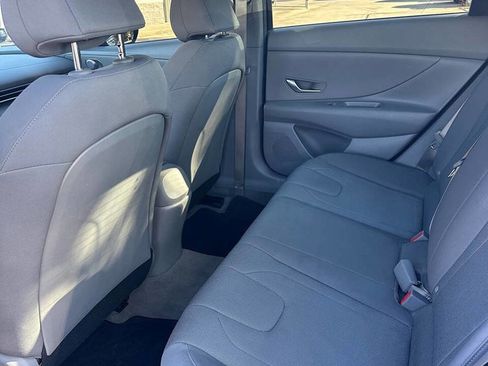 Used 2023 Hyundai Elantra SE image 10