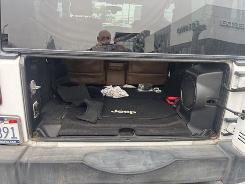 Used 2011 Jeep Wrangler Rubicon w/ PWR Convenience Group image 7