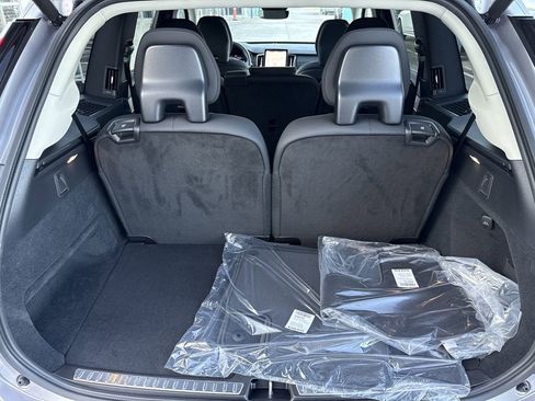 New 2026 Volvo XC90 B5 Core image 17
