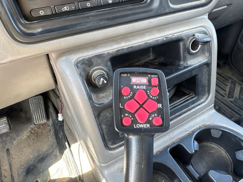 Used 2003 Chevrolet Silverado 2500 LT AWD/4WD image 16