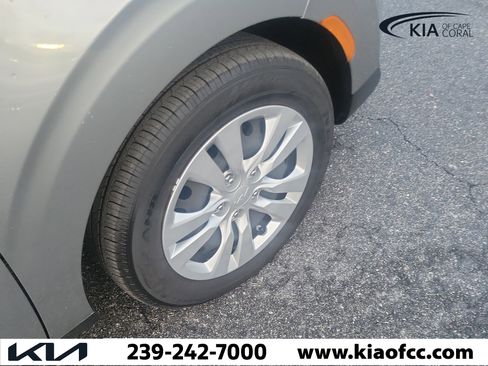 Certified 2023 Kia Soul LX FWD image 7