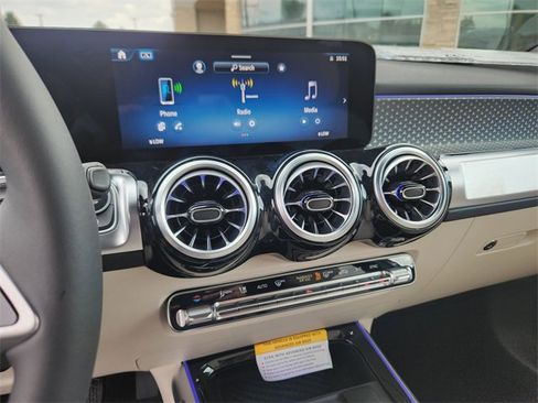 New 2026 Mercedes-Benz GLB 250 4MATIC image 21