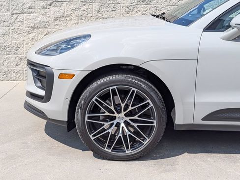 Certified 2026 Porsche Macan AWD/4WD image 30