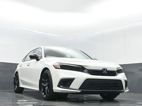 Certified 2024 Honda Civic Sport image 5