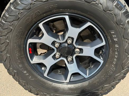 Used 2022 Jeep Wrangler Unlimited Rubicon w/ Steel Bumper Group AWD/4WD image 12