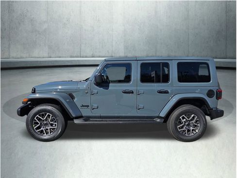 New 2026 Jeep Wrangler Unlimited Sahara AWD/4WD image 2