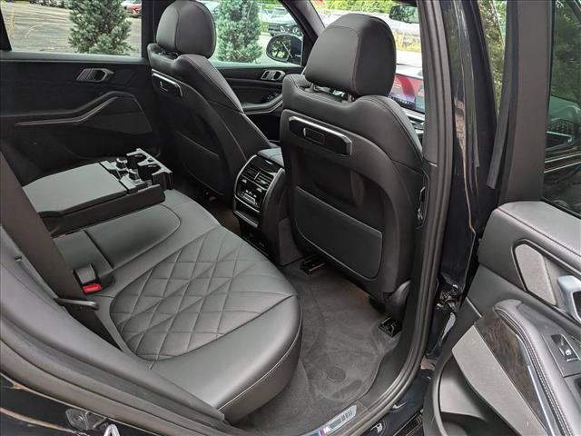 Used 2025 BMW X5 xDrive40i w/ M Sport Package AWD/4WD image 15