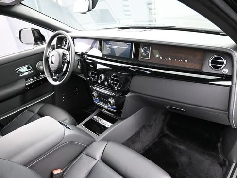 New 2027 Rolls-Royce Phantom Extended Wheelbase RWD image 33