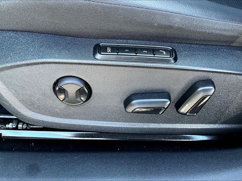 Used 2022 Volkswagen ID.4 Pro S image 17