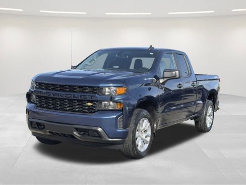 Used 2021 Chevrolet Silverado 1500 Custom image 1