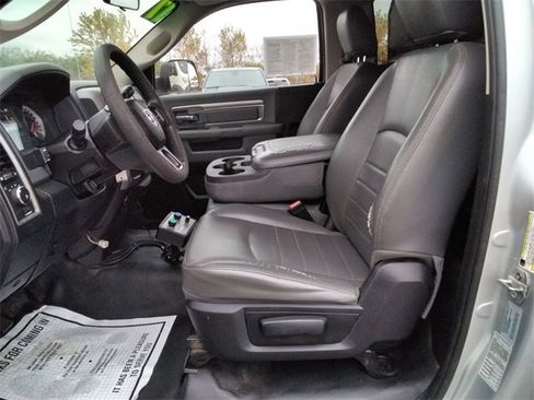 Used 2017 RAM 5500 Tradesman w/ Power & Remote Entry Group image 9