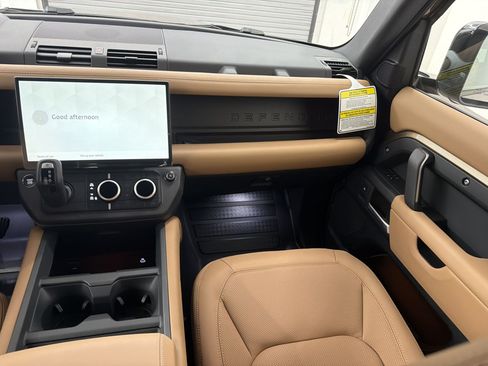 New 2026 Land Rover Defender 110 X-Dynamic SE AWD/4WD image 30