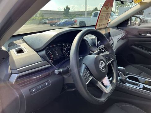 Certified 2023 Nissan Altima 2.5 SV image 12